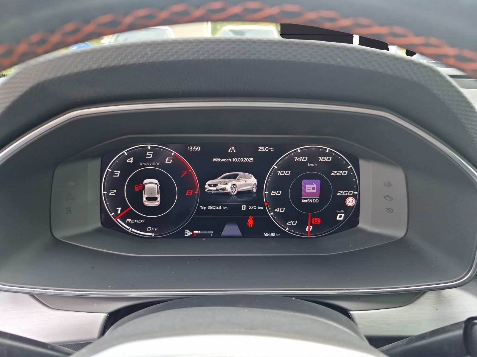 Fahrzeugabbildung SEAT Leon TSI FR LED Navi ACC Park-Assist SH LM ferti