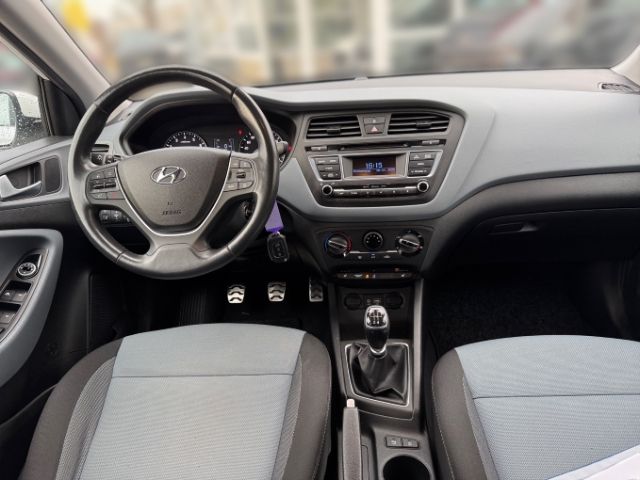 Fahrzeugabbildung Hyundai i20 Active Trend blue 1.0 +KLIMA+RADIO+BT+PDC+TE