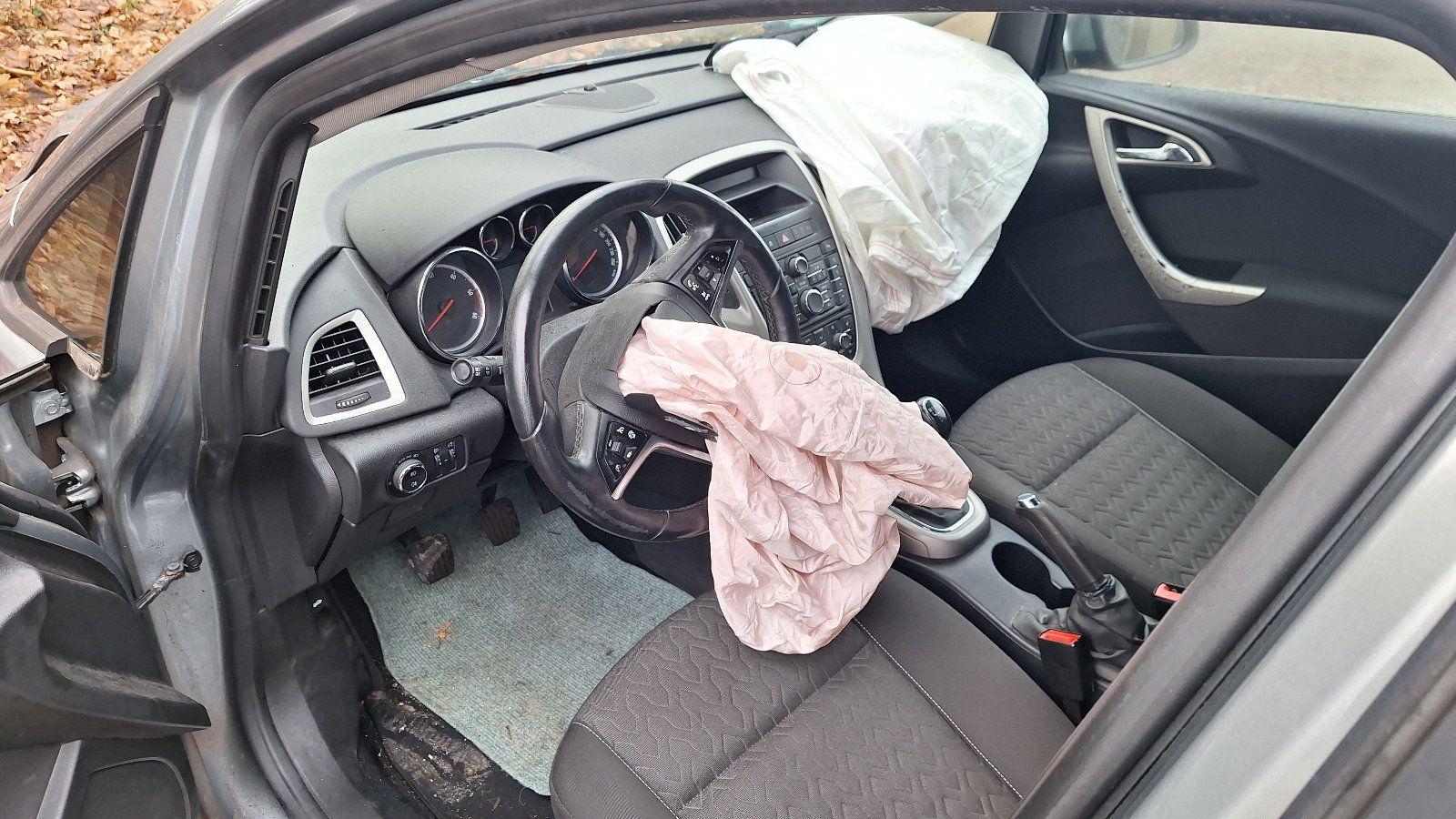 Opel Astra 2013 — photo 6