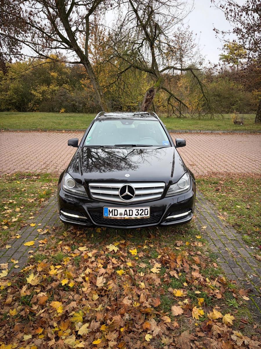 Mercedes-Benz C220 2013 — photo 8