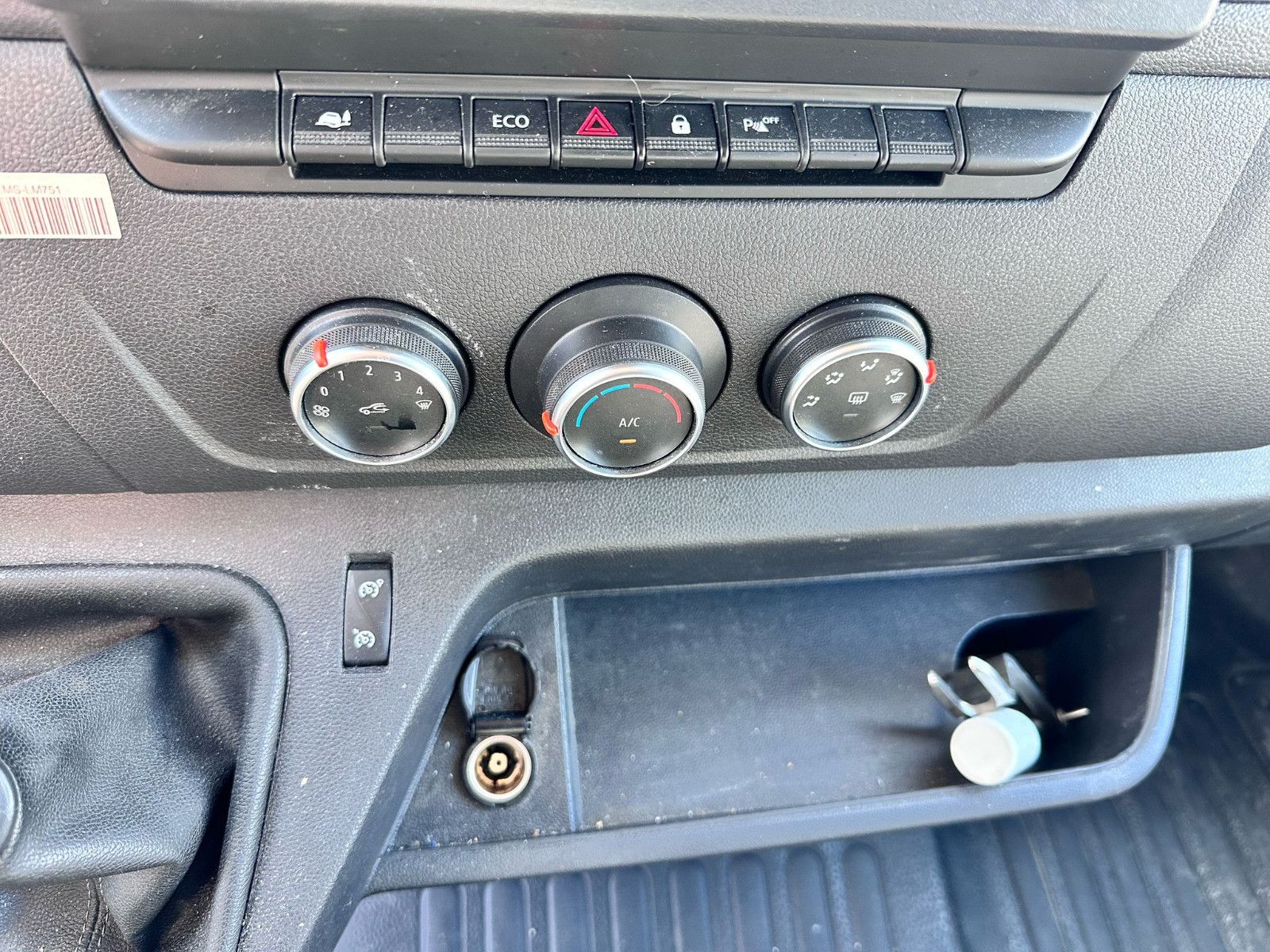 Fahrzeugabbildung Renault Master III Kasten L1H2 HKa 3,5t / 1. HAND /