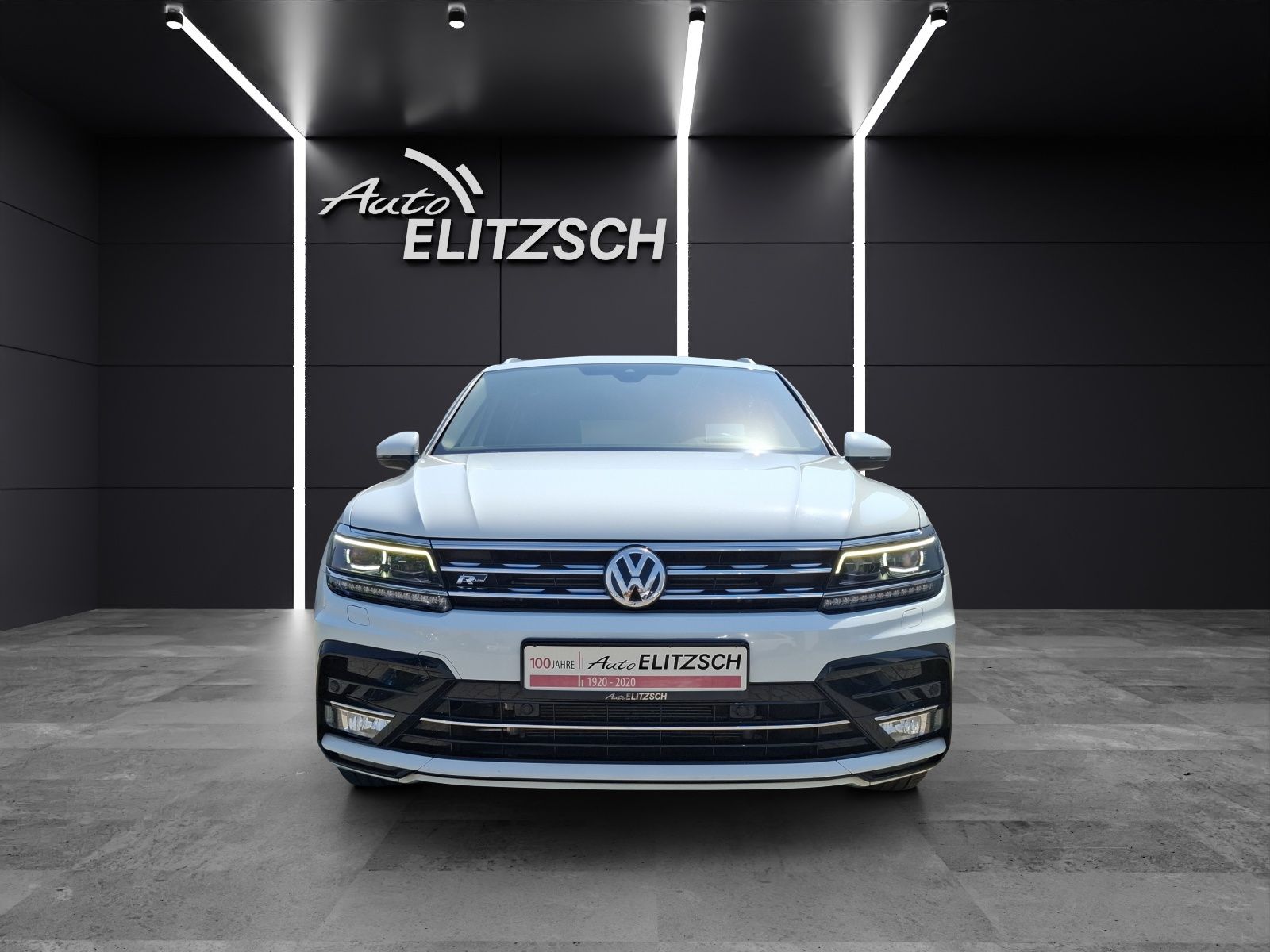 Fahrzeugabbildung Volkswagen Tiguan TSI R-Line DSG 4M LED AHK Navi Pano HUD A