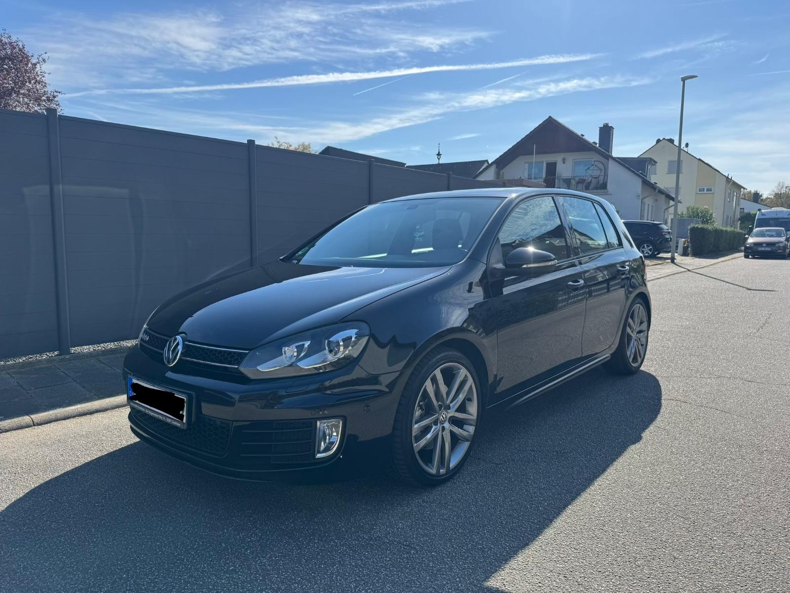 Volkswagen Golf VI 2.0 GTD*BI-XENON*NAVI*DYNAUDIO*SCHDACH*