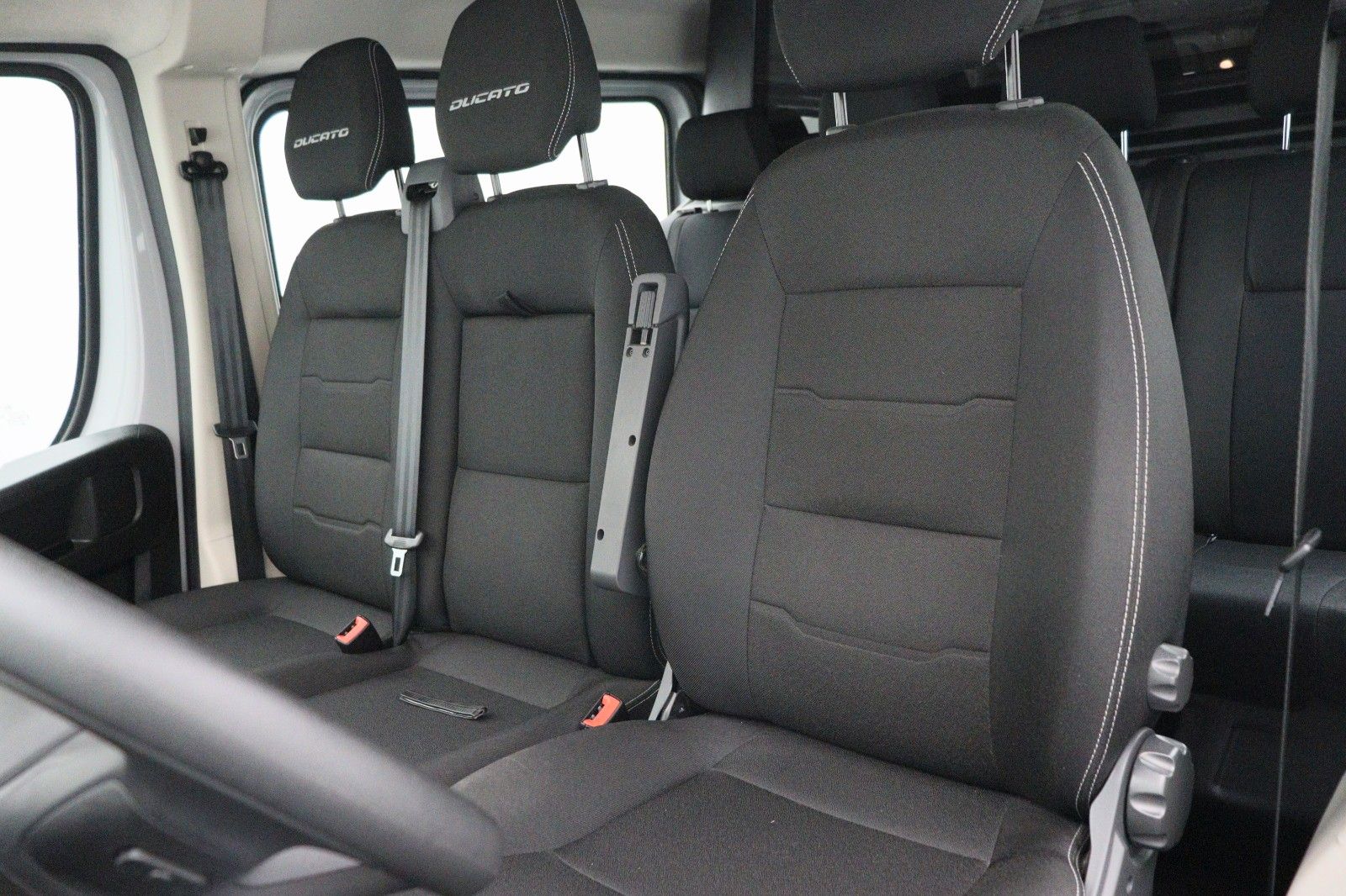 Fahrzeugabbildung Fiat Ducato Serie 8 Multicab 35 L2H1 AT NAVI KAMERA