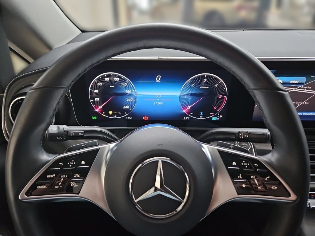 Fahrzeugabbildung Mercedes-Benz V 250 lang 7 Sitze 2,5t AHK Navi Lenkradhzg.