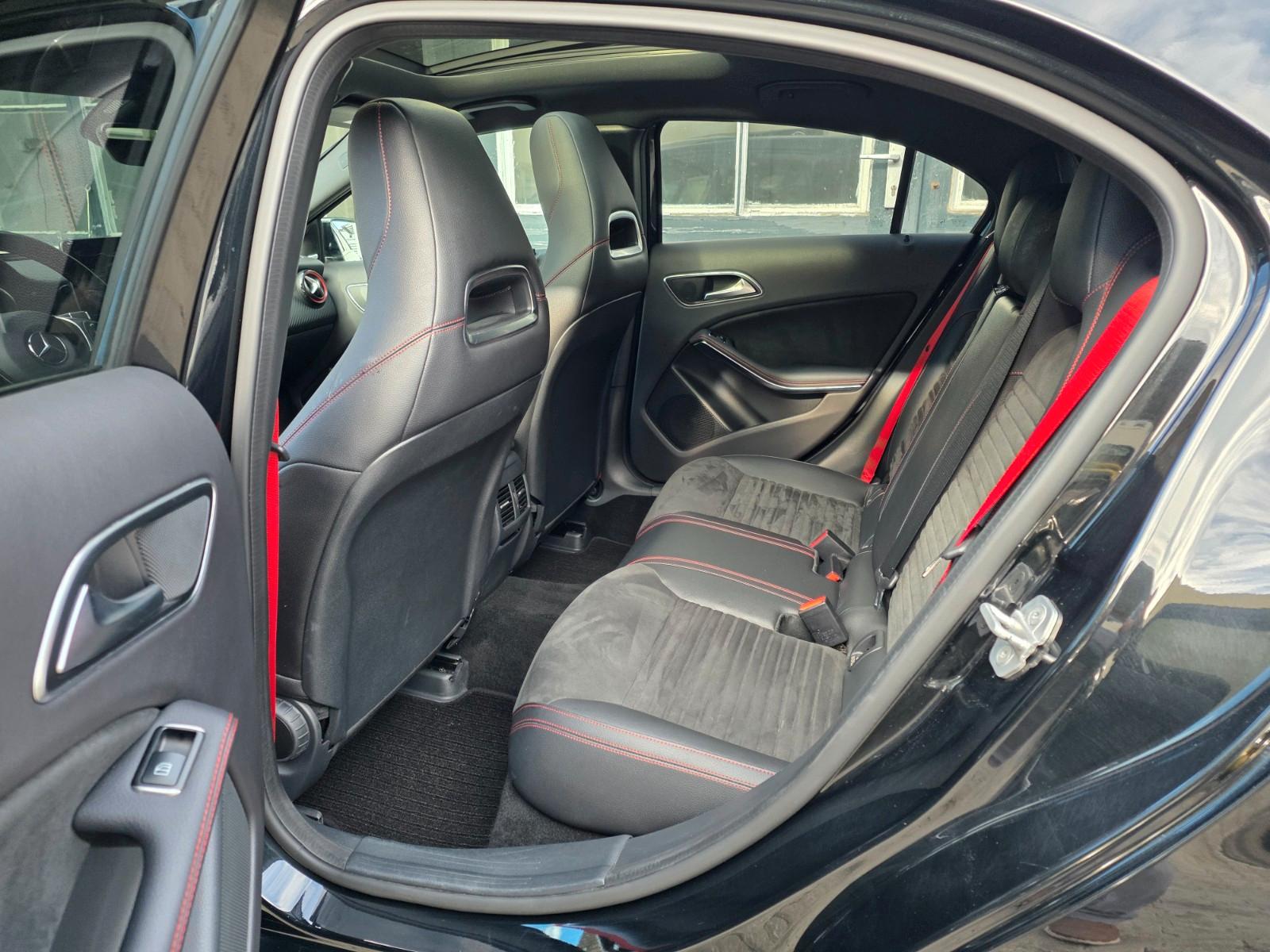 Mercedes-Benz A 250 4Matic Sport/AMG-LINE