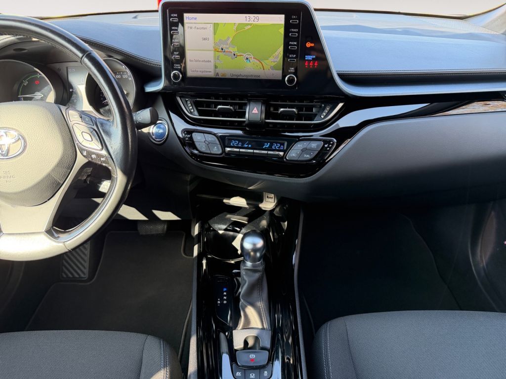 Fahrzeugabbildung Toyota C-HR 2.0 Hybrid Team Deutschland