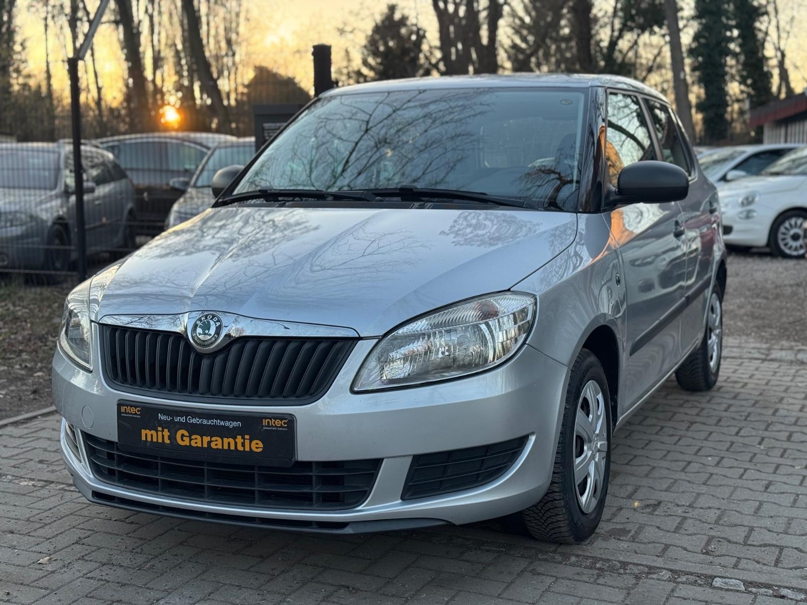 Skoda Fabia 1.2l CarPlay Kamera Navi Tüv/Service NEU