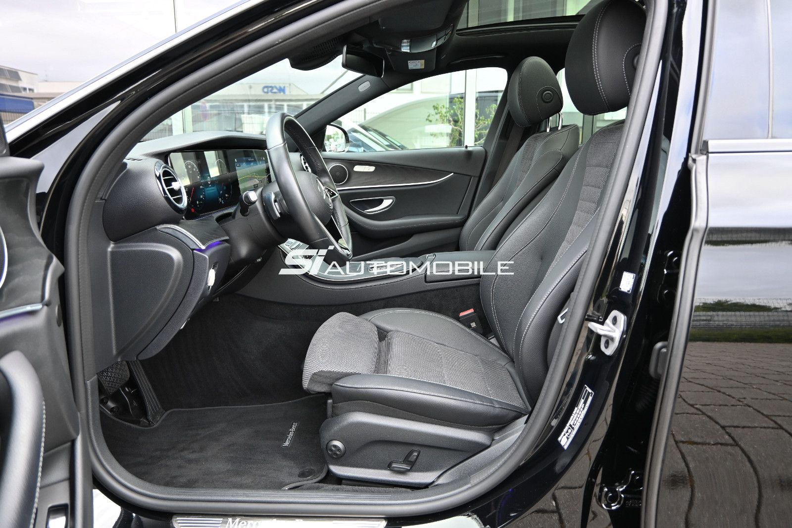 Fahrzeugabbildung Mercedes-Benz E 300 e Lim. °NIGHT°ACC°PANO°MULTIBEAM°8-FACH°