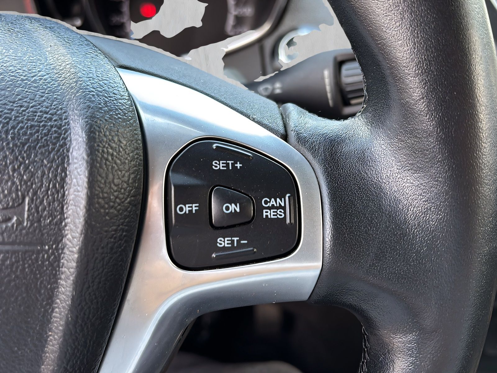 Fahrzeugabbildung Ford EcoSport 1.0 Titanium KLIMAAUT. WINTER PAKET PDC