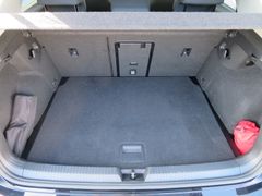 VW Golf VIII 2.0 TDI Move DSG LED Navi ACC Rfk 16'' VW Golf VIII 2.0 TDI Move DSG LED Navi ACC Rfk 16''