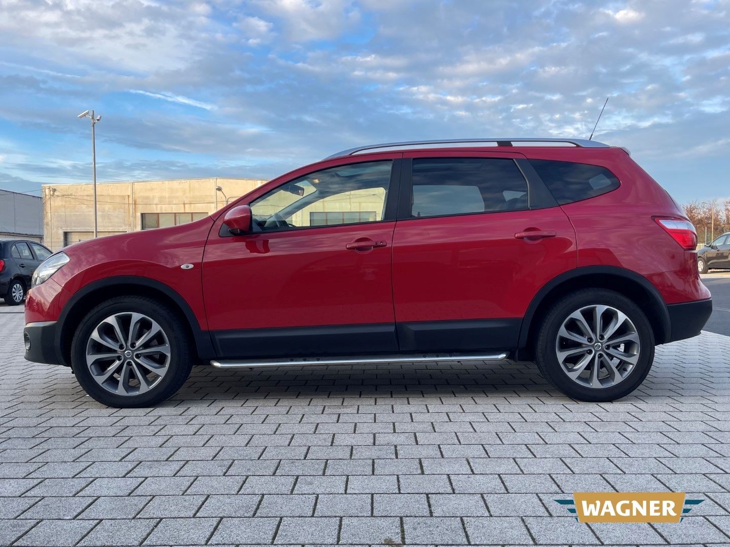 Fahrzeugabbildung Nissan Qashqai+2 Tekna 4X4 Automatik Klimaautomatik 7-S