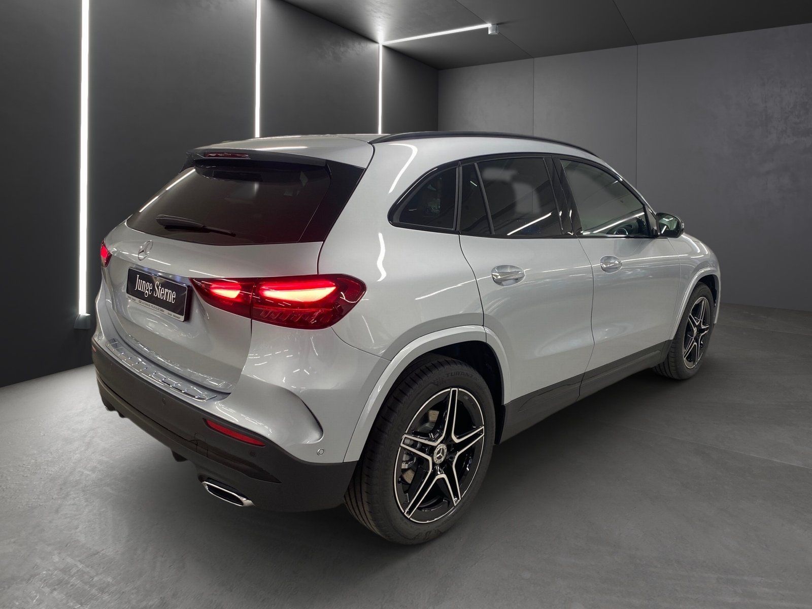 Fahrzeugabbildung Mercedes-Benz GLA 180 AMG*Distronic*360*EasyPack*Totwinkel*LED