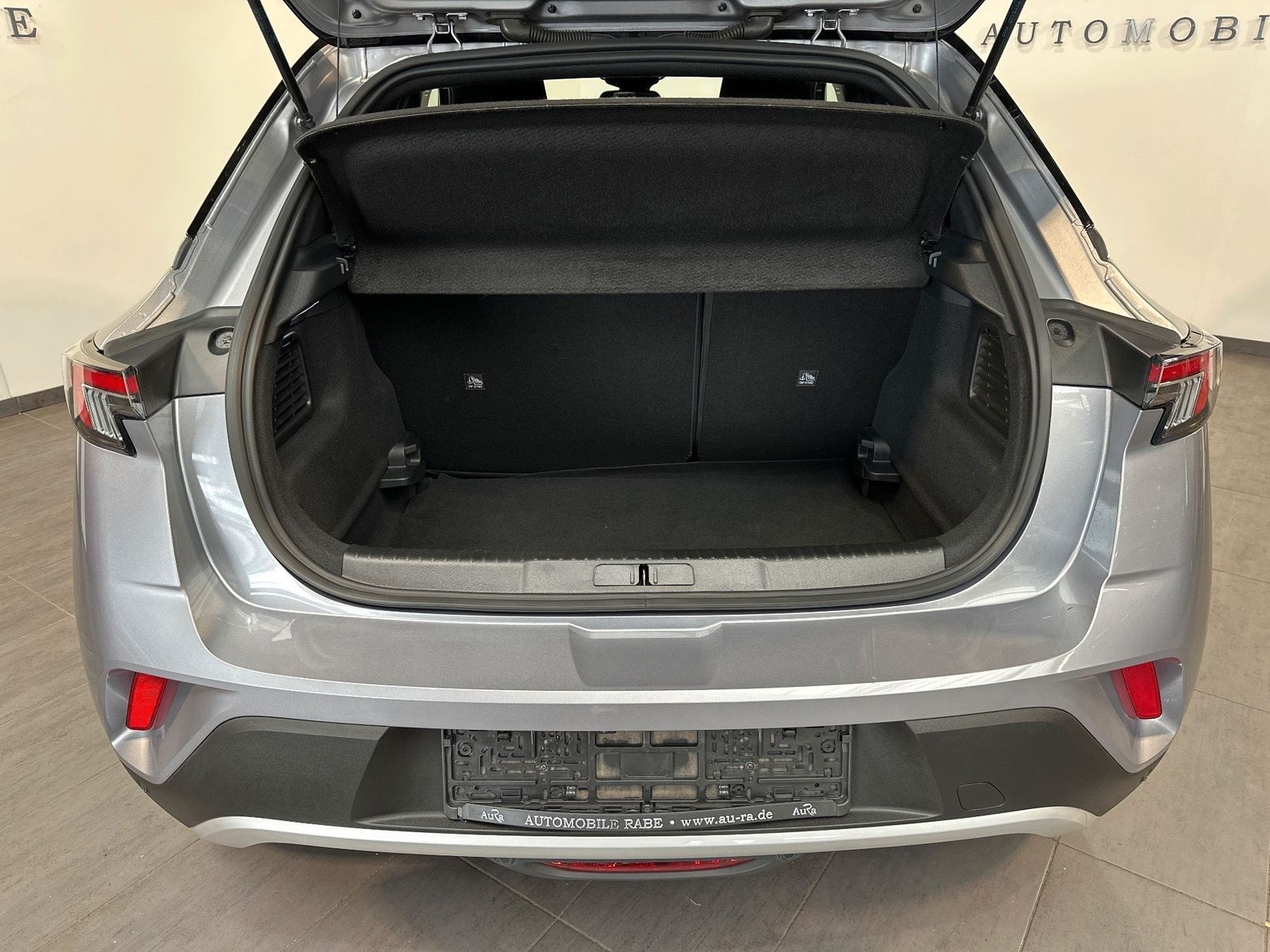Fahrzeugabbildung Opel Mokka-e Ultimate NAV+LED+KAM+SHZ+KEYLESS+PDC+DAB