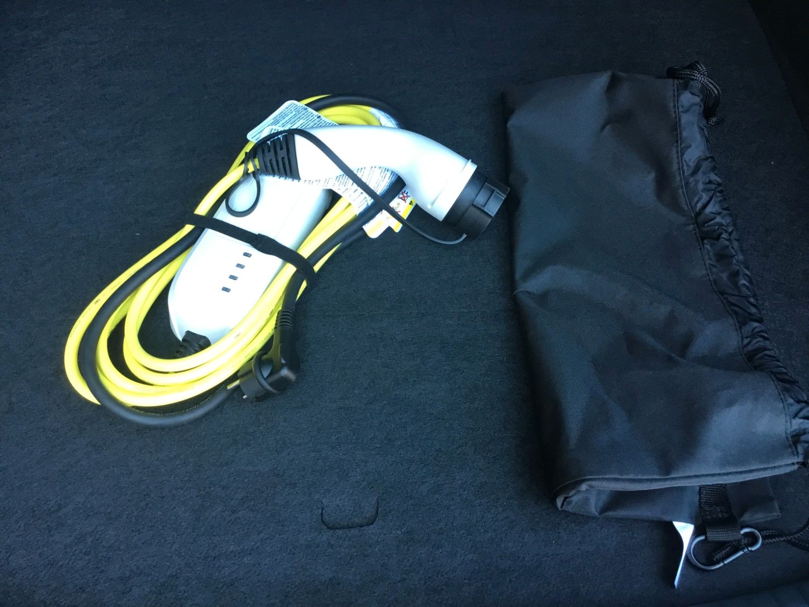 Fahrzeugabbildung CUPRA Leon 1.5 E-HYBRID DSG Sportstourer+AHK+Kamera+18