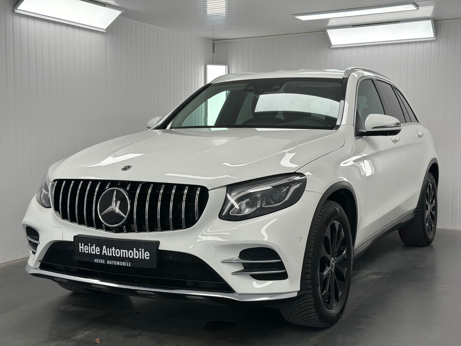 MERCEDES-BENZ GLC 220 d 4Matic AMG Line LED 360°Kamera AHK