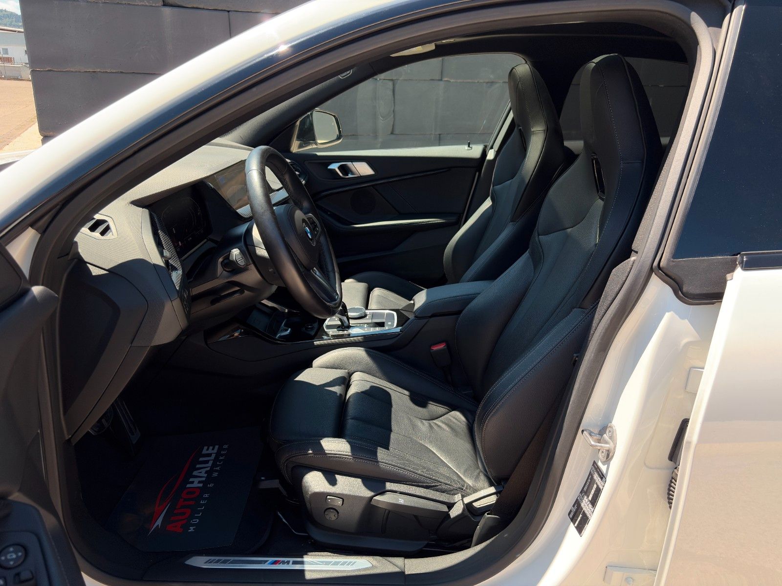 Fahrzeugabbildung BMW 218i Gran Coupe M Sport Shadow Pano HiFi KZG LHZ