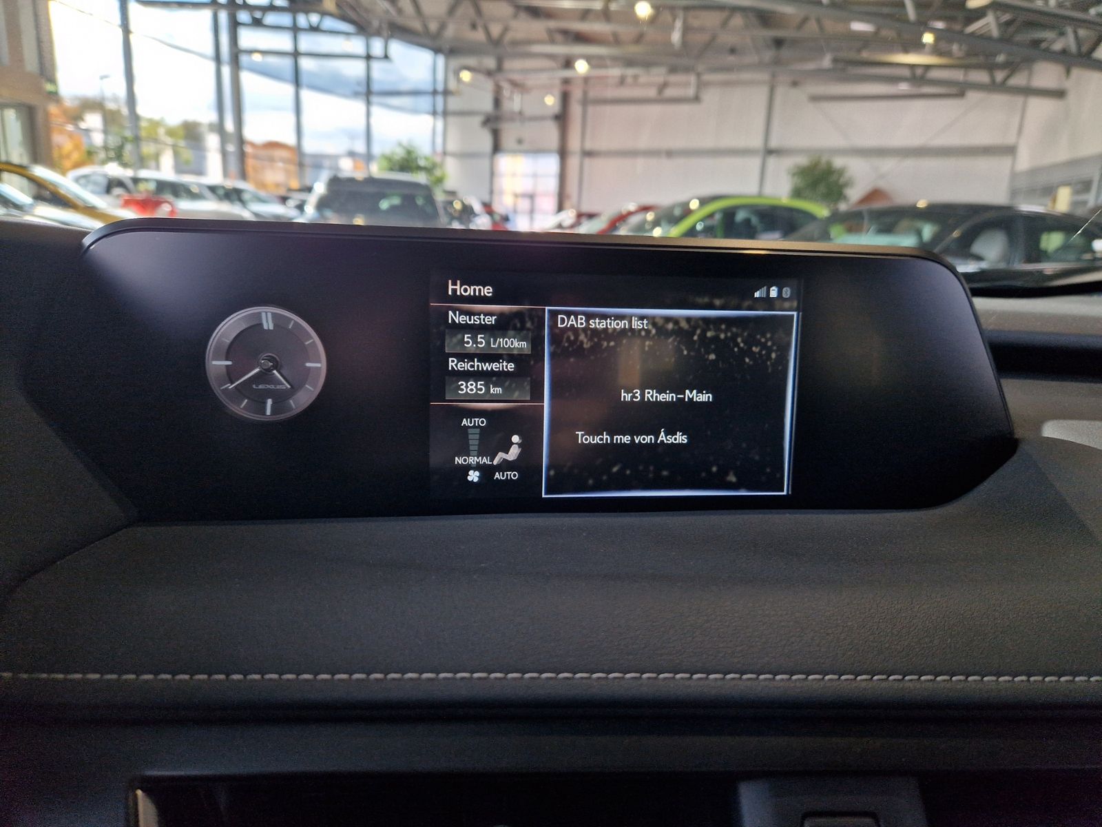 Fahrzeugabbildung Lexus UX 250 h Style LED ALU