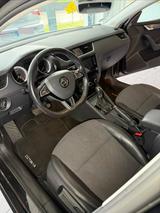 Skoda Octavia 1.6 TDI DSG Style Combi Style - Skoda Octavia mit Diesel-Antrieb: Kombi, 1.6