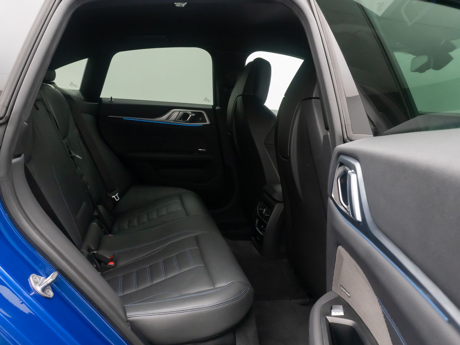 Fahrzeugabbildung BMW i4 M50 360° HUD AHK DAB Alarm H/K Komfort 18Zoll