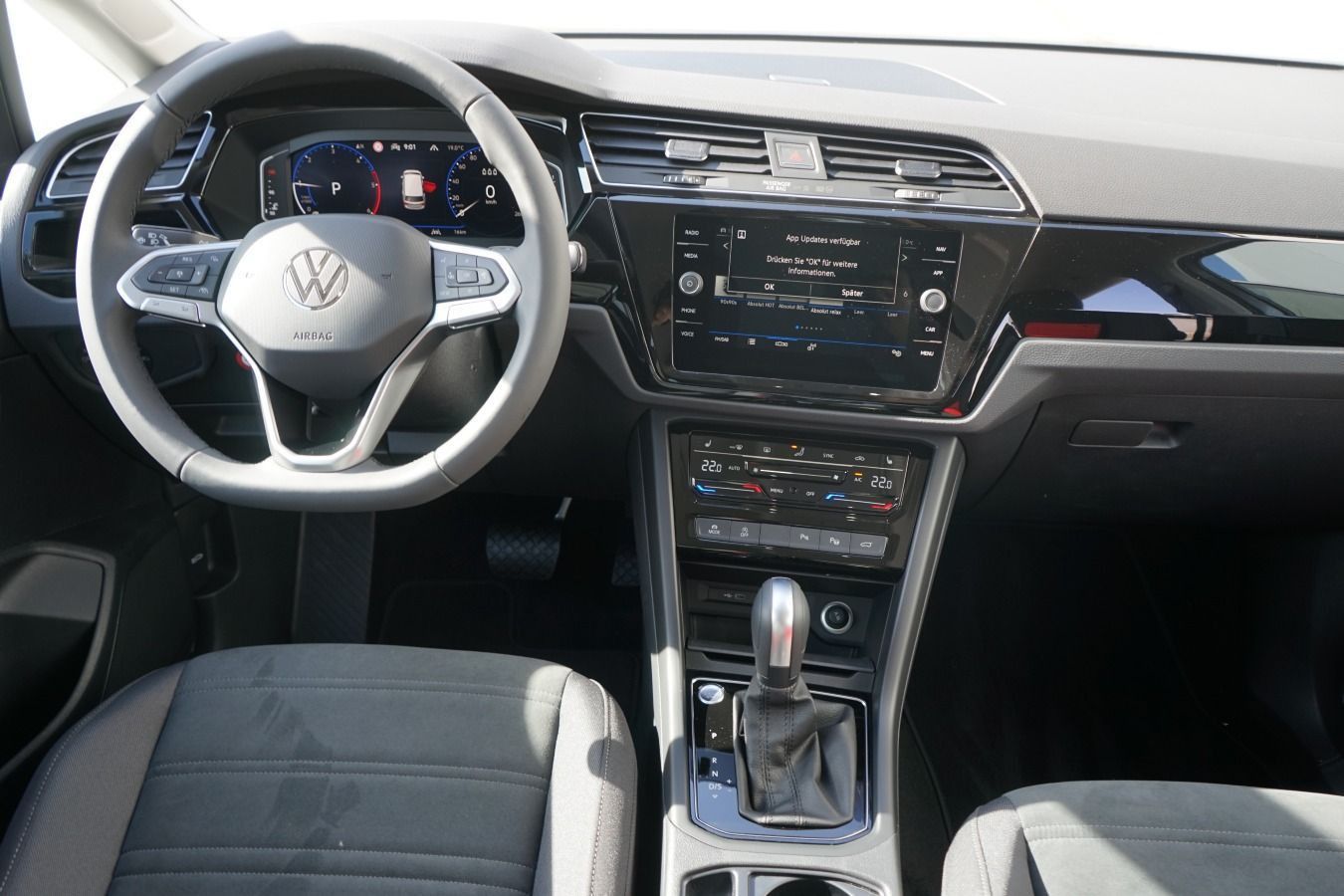 Volkswagen Touran Highline 2,0 l TDI 150PS DSG AHK RFK NAV foto 5