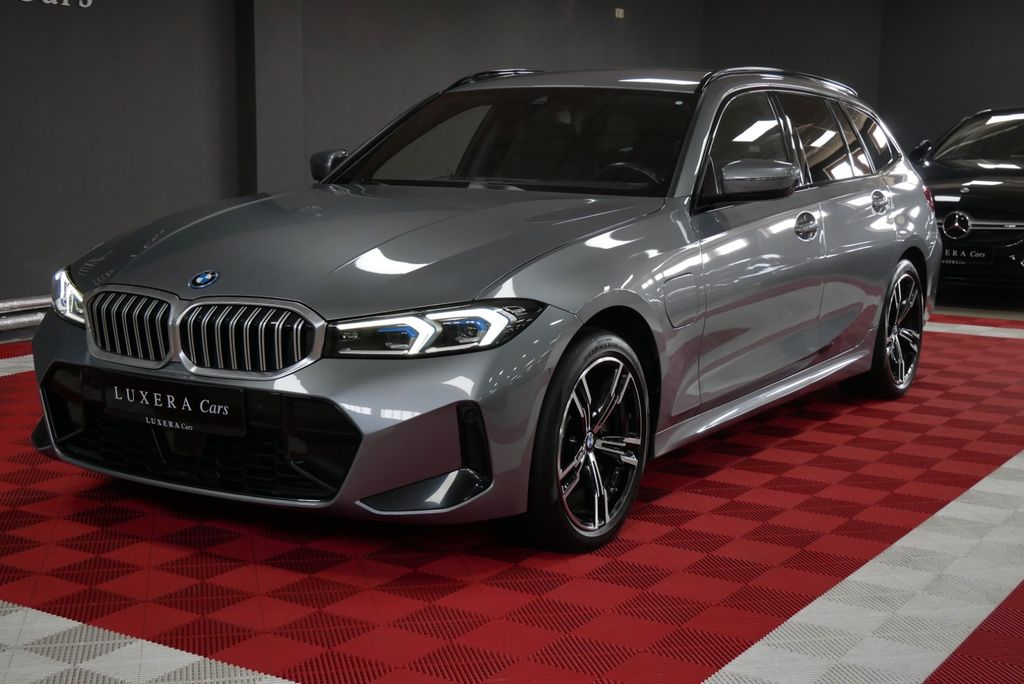 Image of BMW 330
