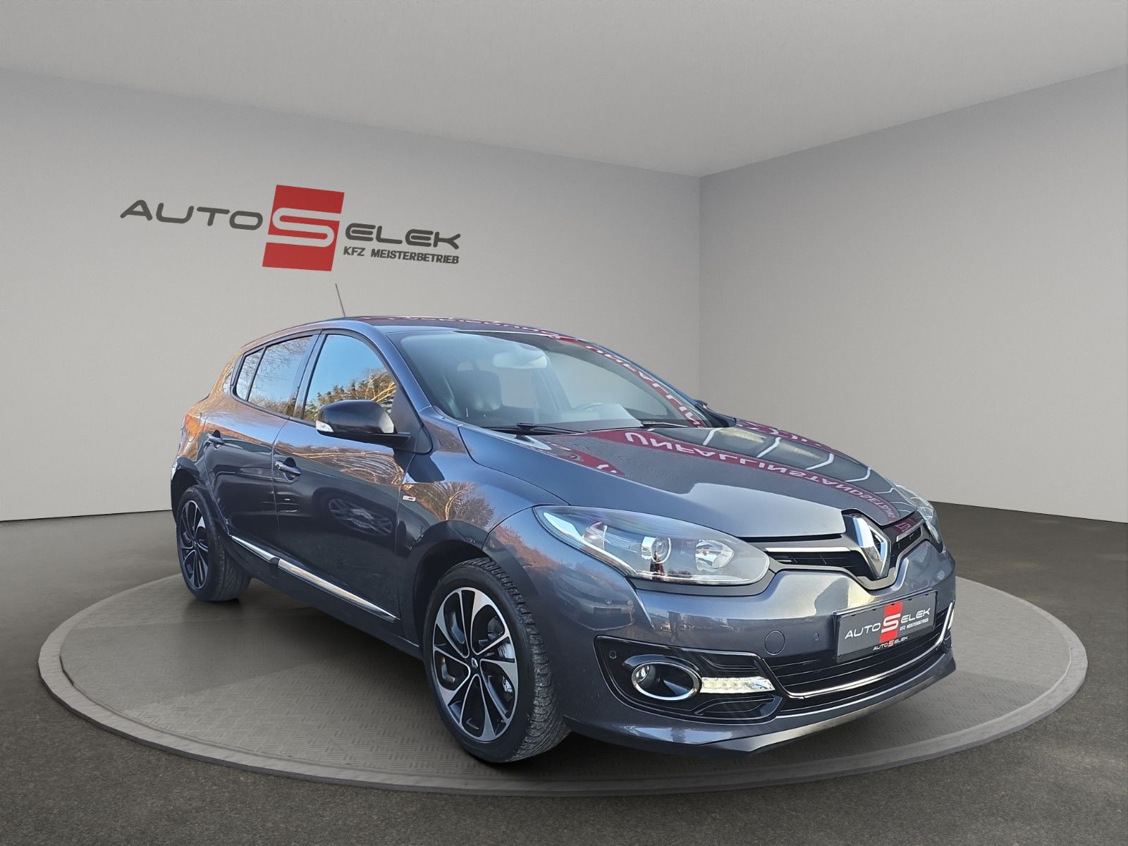 Fahrzeugabbildung Renault Megane III Lim. 5-trg. BOSE Edition TÜV SERVICE