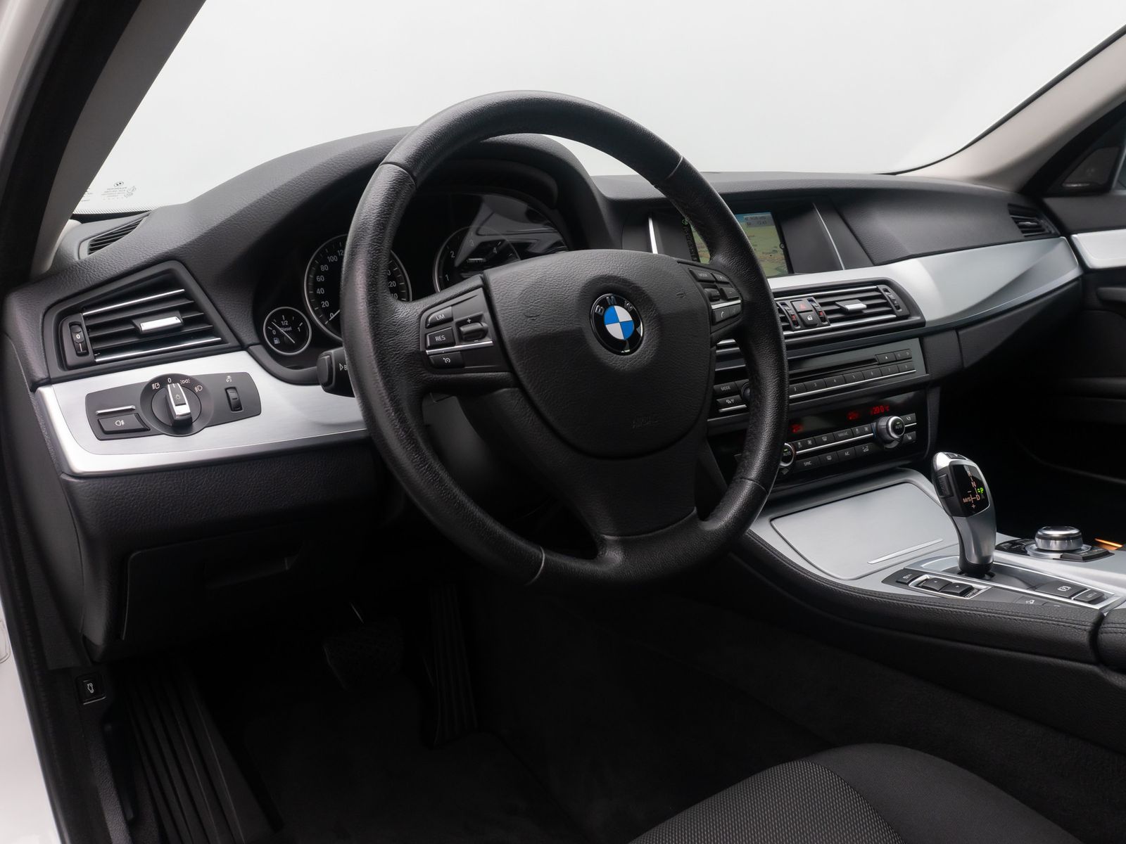 Fahrzeugabbildung BMW 525d xD H/K AHK 4xKlima GeschwindigReg PDC