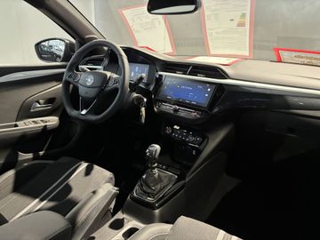 Fotografie 8 des Opel Corsa 1.2 Direct Injection Turbo GS