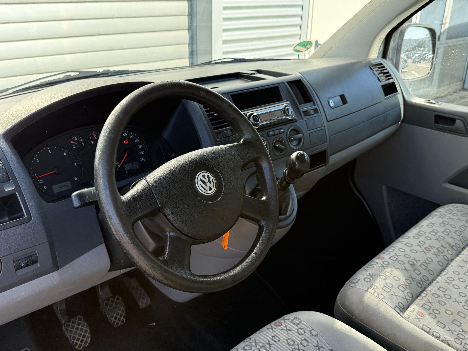 Fahrzeugabbildung Volkswagen T5 Caravelle Trendline 1.9 Tdi 9-Sitzer Klima