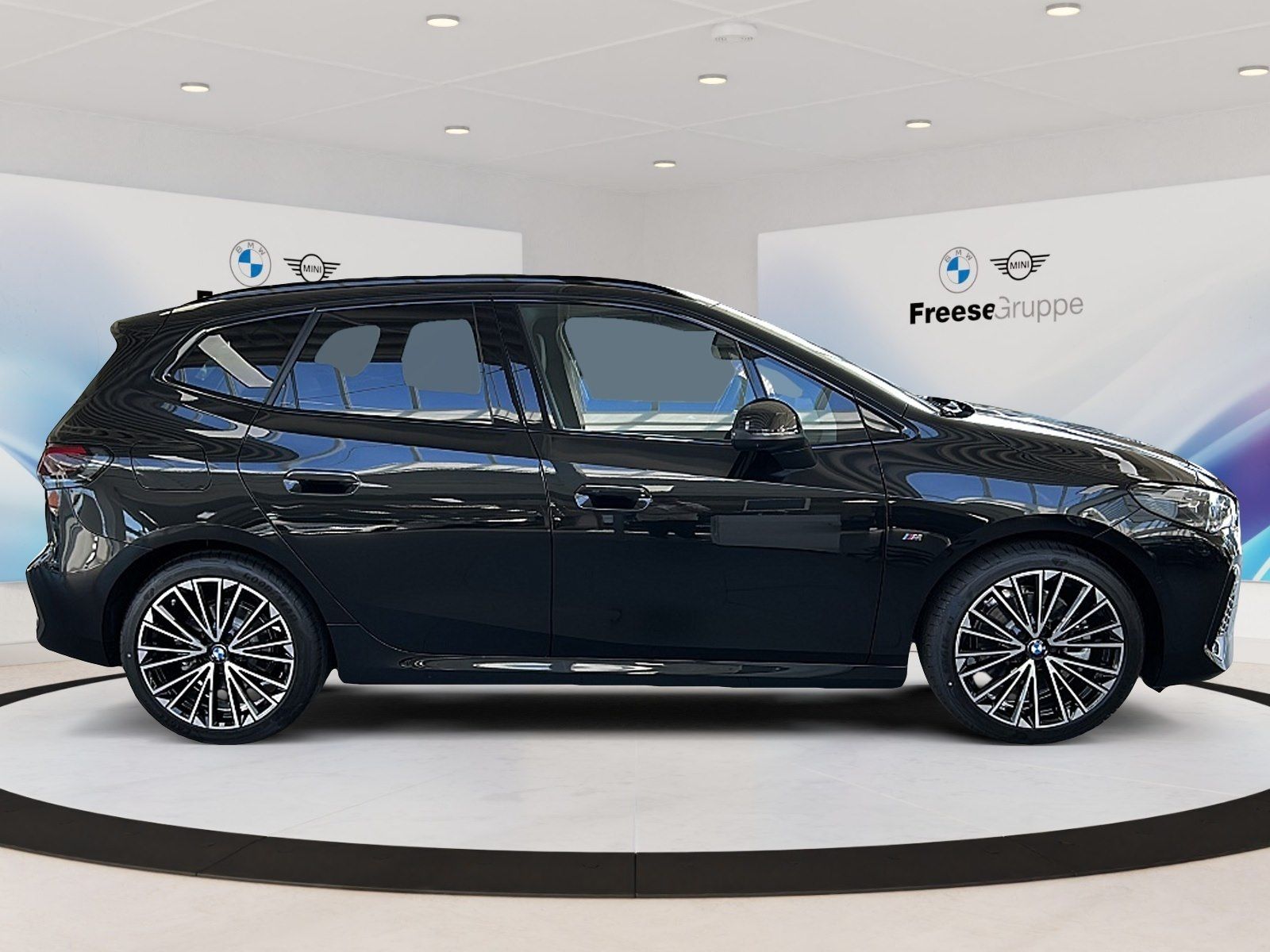 BMW 223 Active Tourer - Bild 7