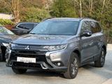 Mitsubishi Outlander Active+ 2WD LED*AHK*1.HAND - Mitsubishi Outlander: Active