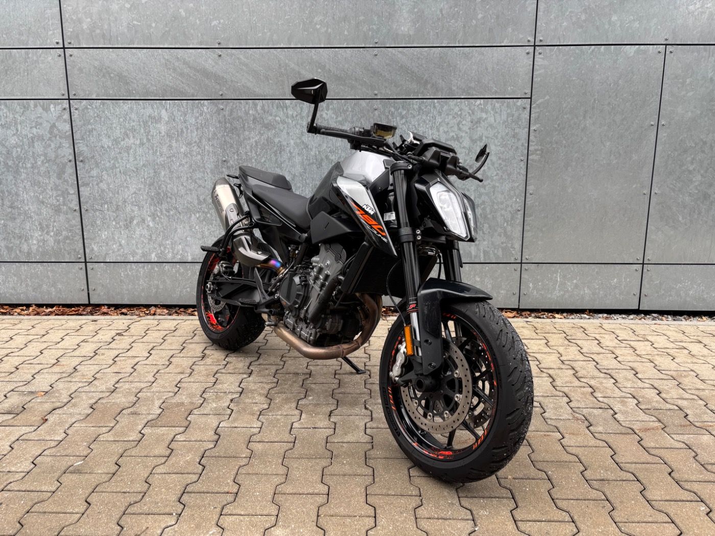 Fahrzeugabbildung KTM 790 Duke Akrapovic viel Zubehör