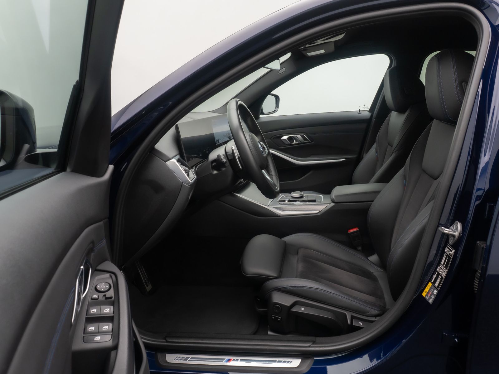 Fahrzeugabbildung BMW 320e M Sport DAB PDC Widscreen Individual 18Zoll