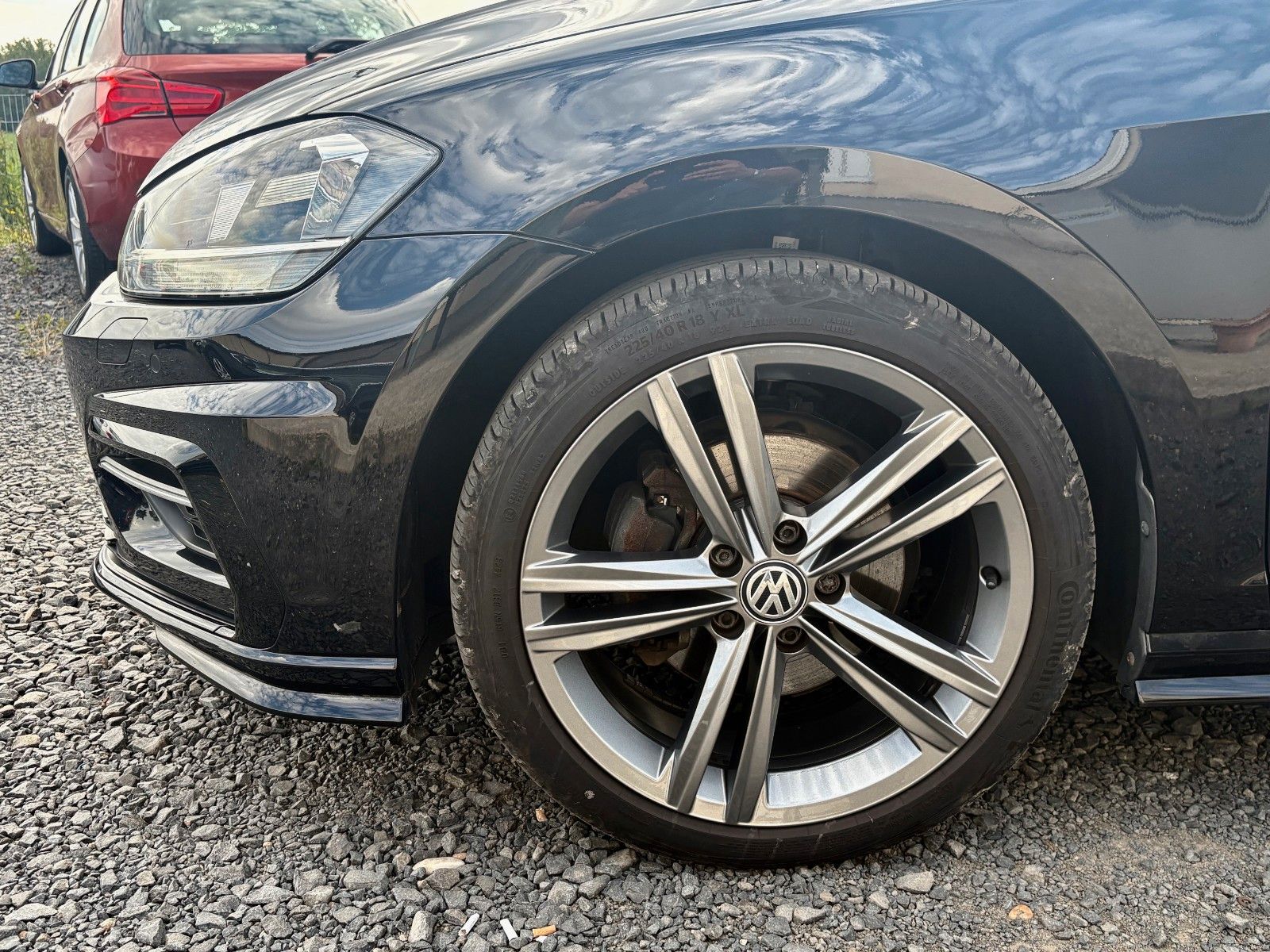 Fahrzeugabbildung Volkswagen Golf VII 1.5 TSI ACT DSG Sound Navi R-LINE ACC
