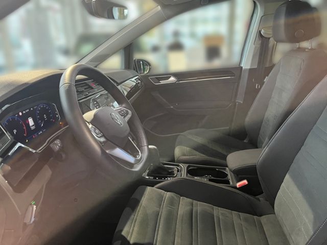 Fahrzeugabbildung Volkswagen Touran 1.5 TSI DSG HIGHLINE IQ.DRIVE LED R-LINE