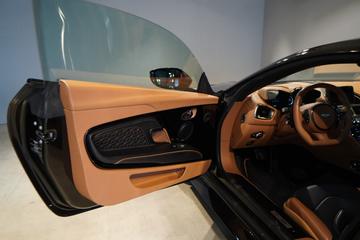 2019 Aston Martin DBS — миниатюра 13