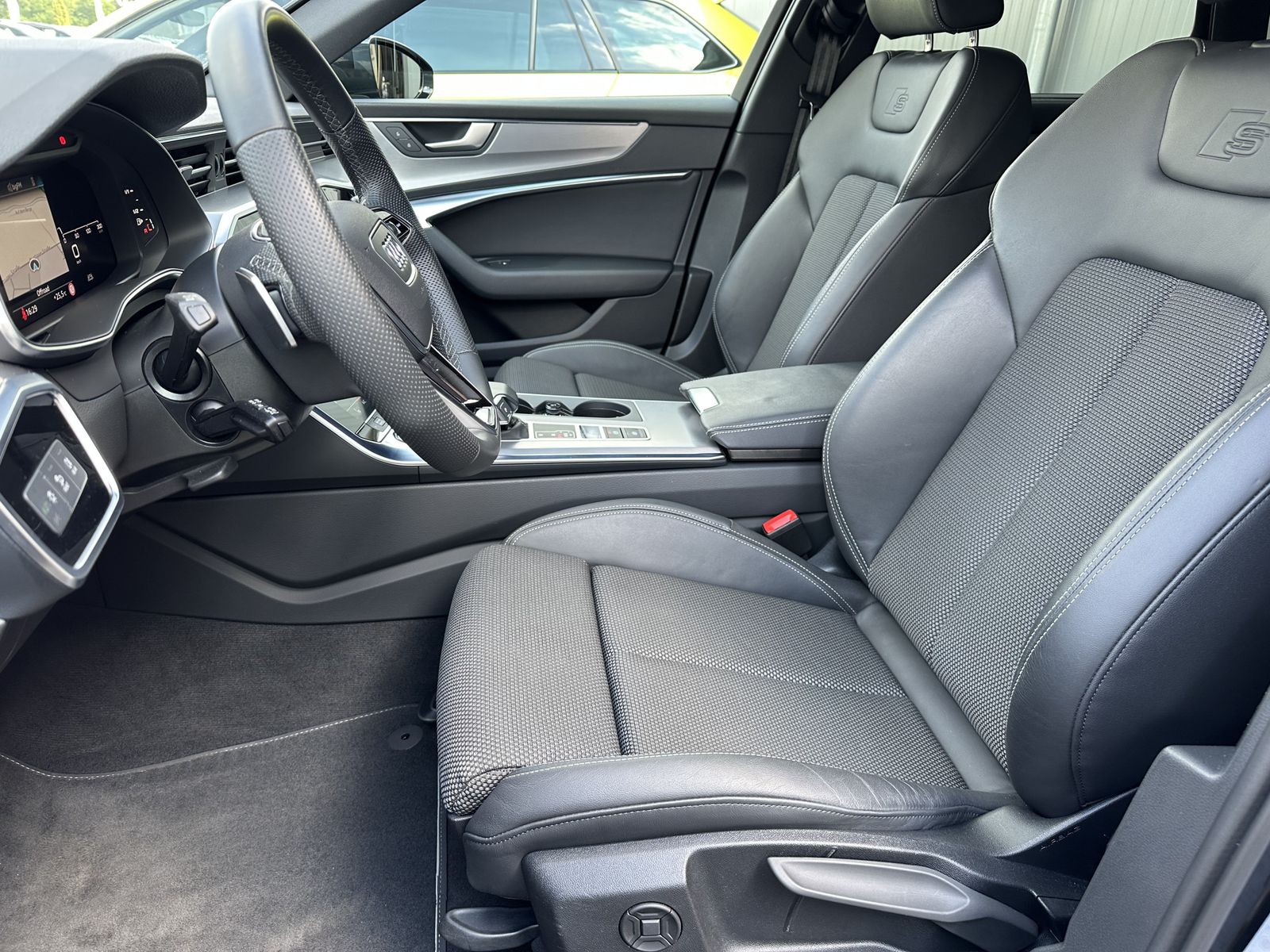 Fahrzeugabbildung Audi A6 Avant 45 TDI Qu S-Line Black NAV+LED+VCOCK+PP