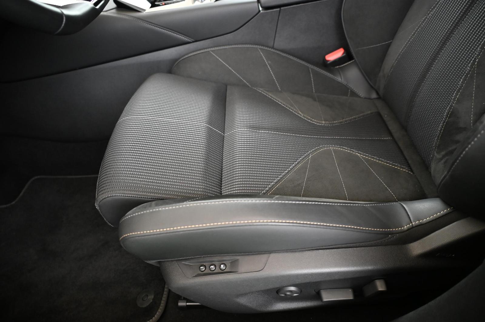 DS Automobiles DS4 1.6 E-Tense 225 Etolie Alcantara UVP 53.000 