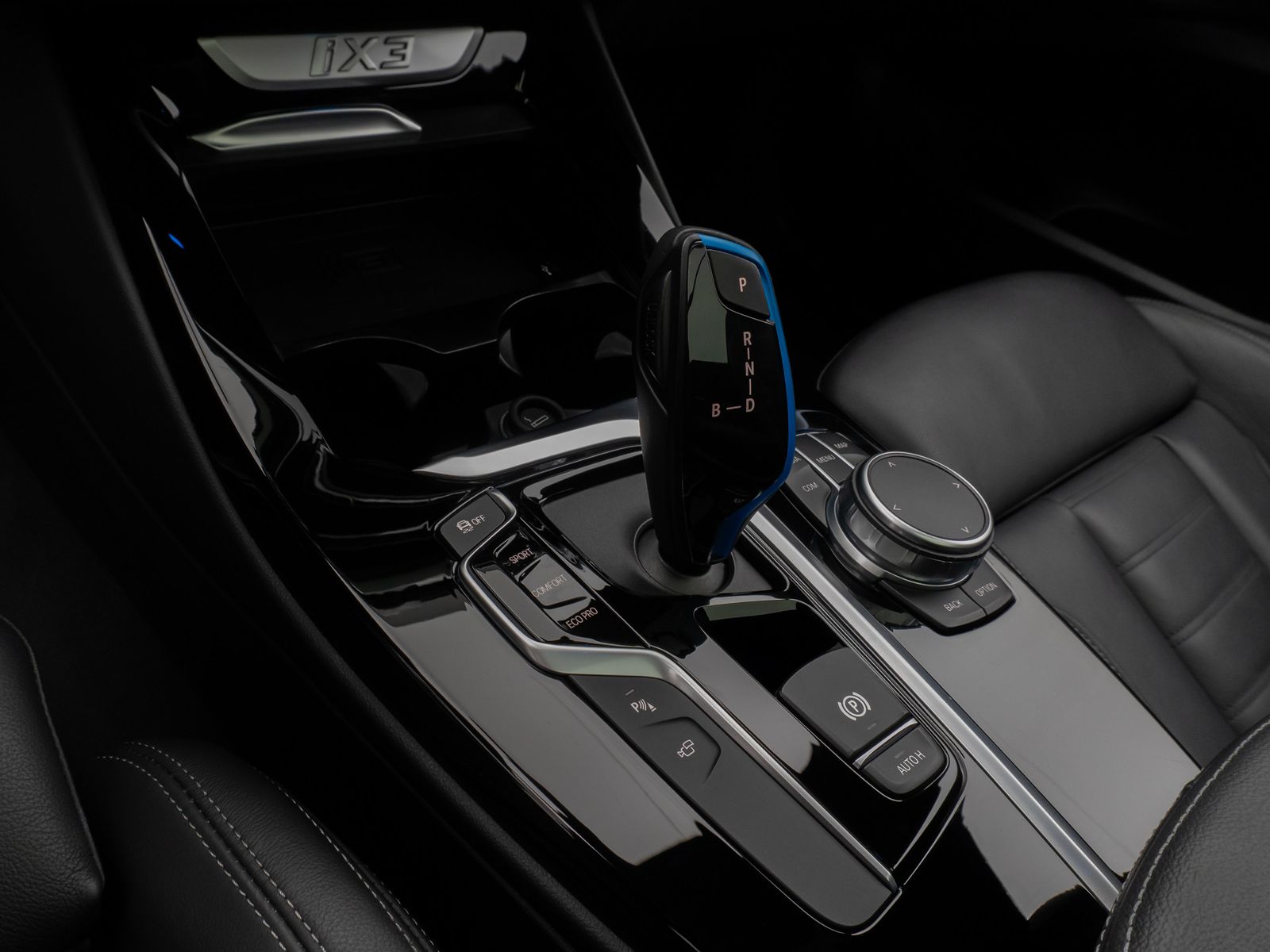 Fahrzeugabbildung BMW iX3 Impressive 360° H/K HUD DAB Panorama 20Zoll