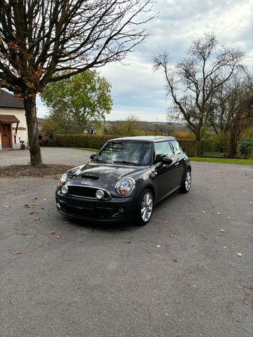 MINI Mini Cooper S 2. Hand über 1 Jahr TÜV von privat