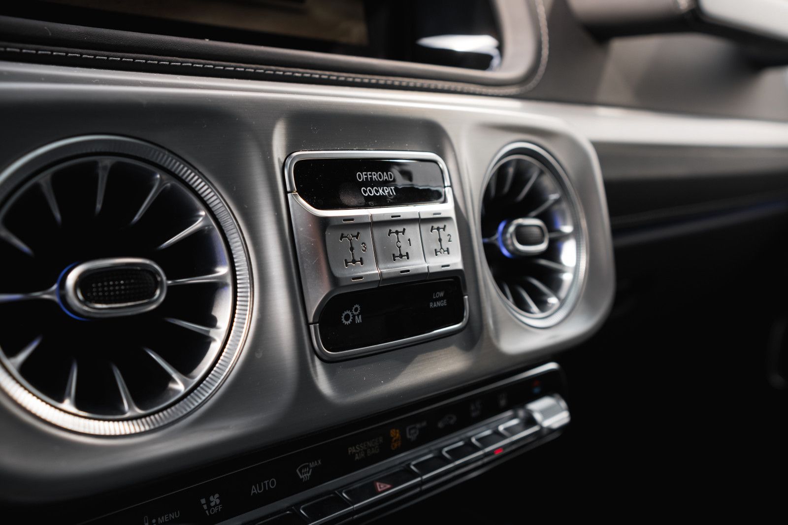 Fahrzeugabbildung Mercedes-Benz G 450d AMG Line-Kom.- Techn.-Night-Pak. SUPERIOR