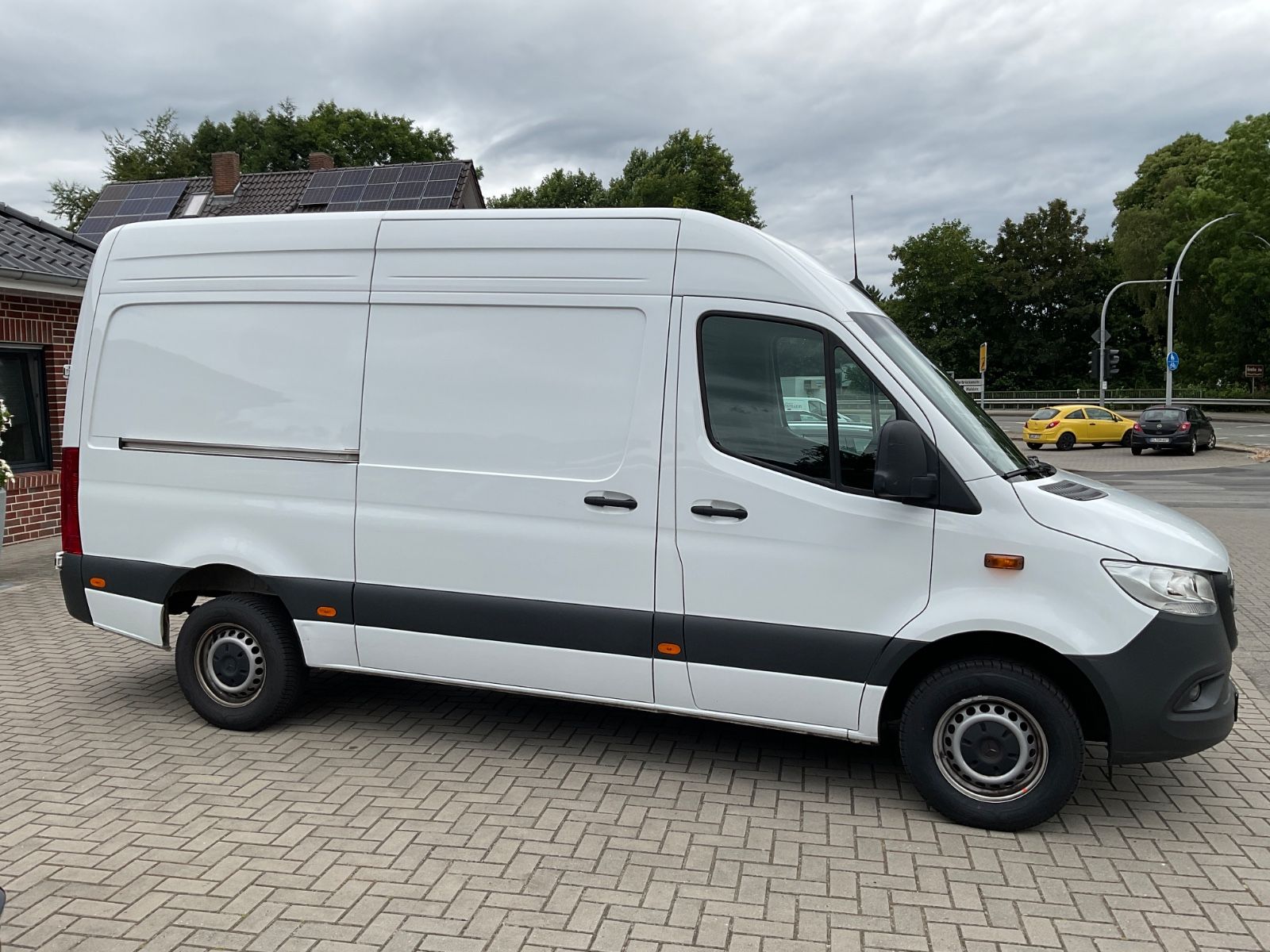 Fahrzeugabbildung Mercedes-Benz Sprinter 317 CDI,L2 H2,Automatik,Kamera,Navi,GJR