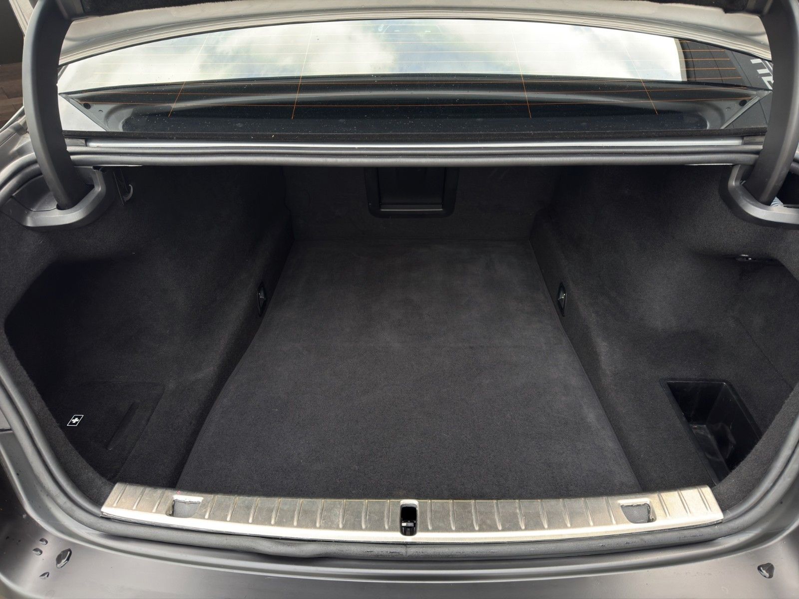 Fahrzeugabbildung BMW 750Li xDrive *M-Sport*H&K*Skylounge*HUD*Masssage