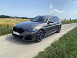 BMW 530e xDrive Touring M-Sport/AHK/Pano/Individual
