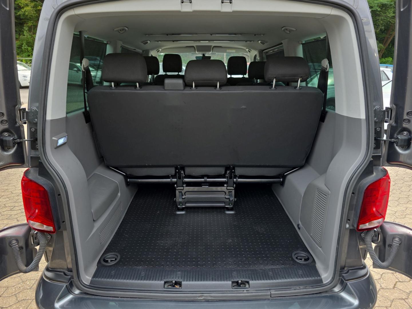 Volkswagen T6.1 Caravelle Comfortline 2.0 TDI Navi AHK