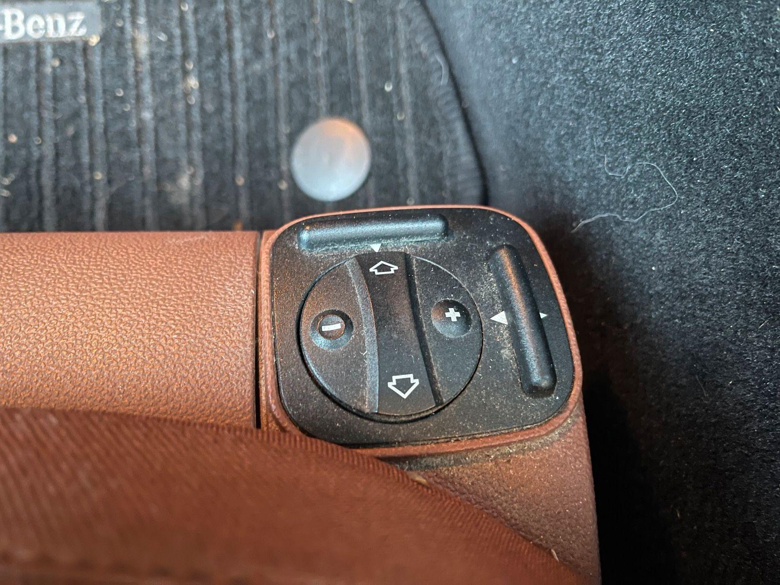Mercedes-Benz E320 2006 — photo 11
