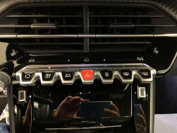 Peugeot 2008 - 11