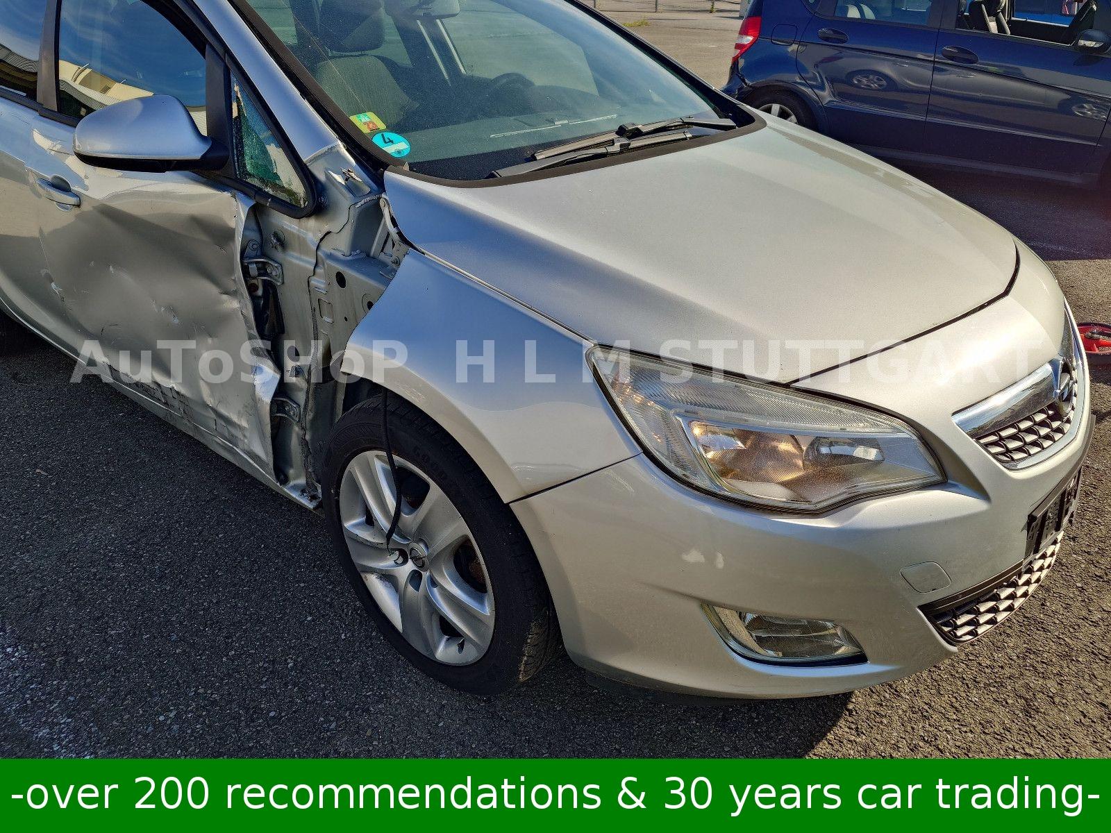 Opel Astra 2011 — photo 16