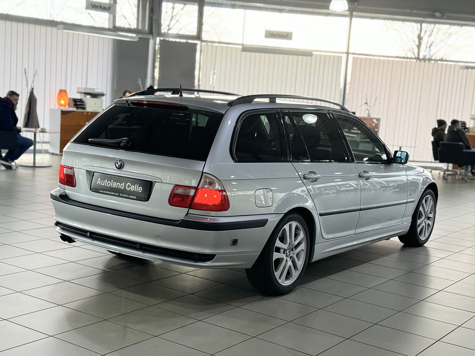 Fahrzeugabbildung BMW 330i LPG Gasanlage Glasdach Xenon Sitzhzg Alarm